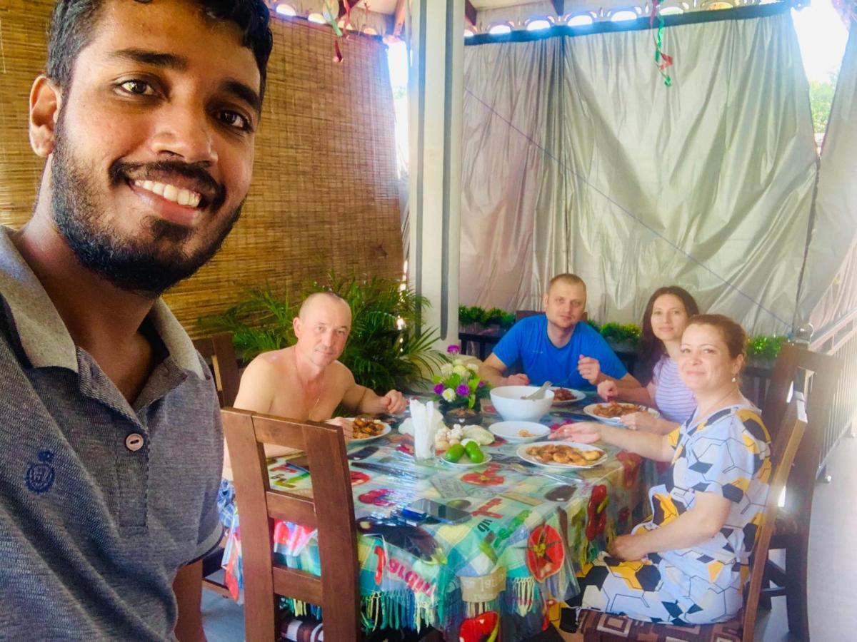 Rodrigo's Villa & Restaurant Negombo Esterno foto
